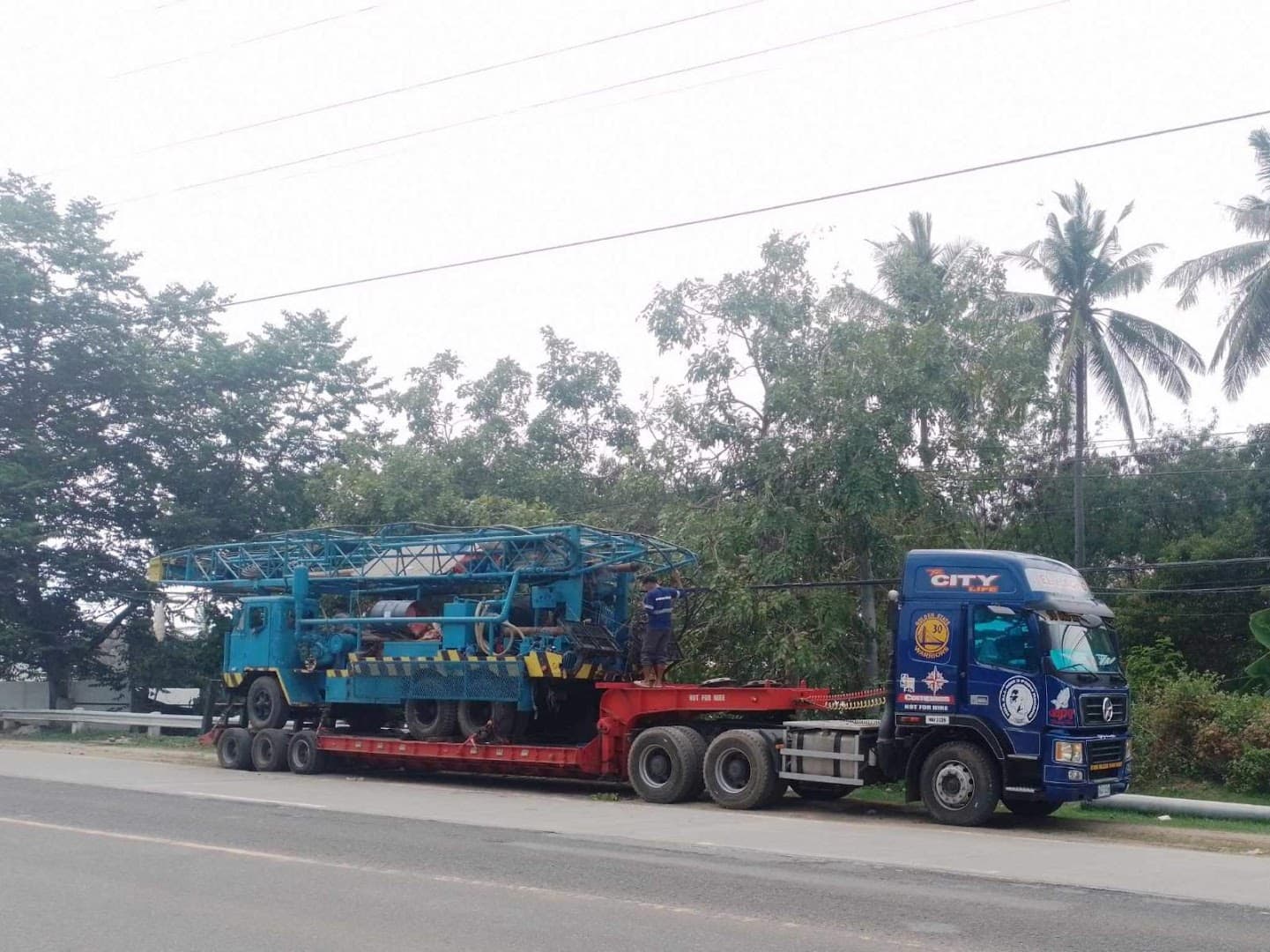 AUDREY TRUCKING- Towing, Rescue and Trailers - Photo 1